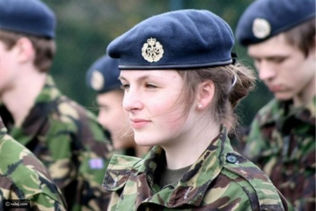 Top 5 países com as militares mais lindas do mundo