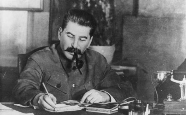 Joseph Stalin, "O Homem de Aço" - Um Titã Terrível na Frente Oriental