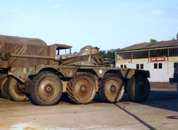 O Panhard EBR - Veículo Blindado Francês do Pós-guerra, fortemente armado, levemente blindado