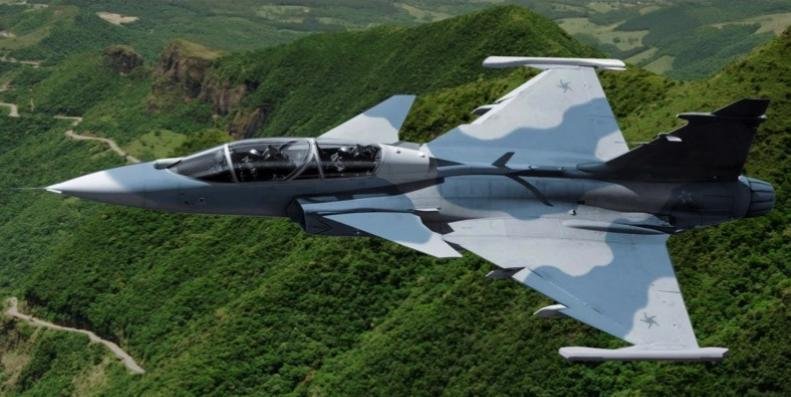 Testes exclusivos do sistema de oxigênio e anti-g colocam o Gripen F à prova em condições extremas