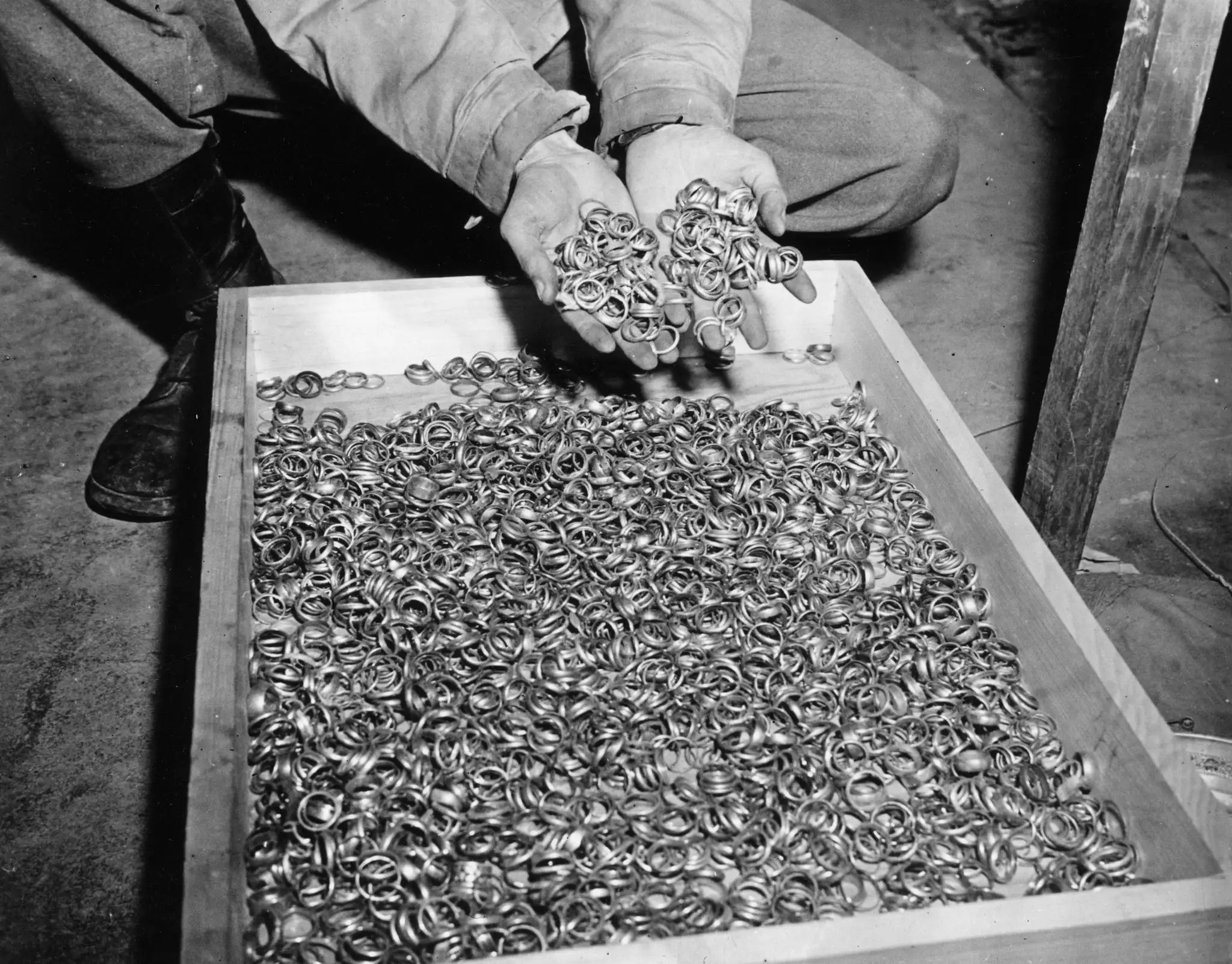 Os Anéis de Buchenwald: A Triste Herança do Campo de Concentração Nazista