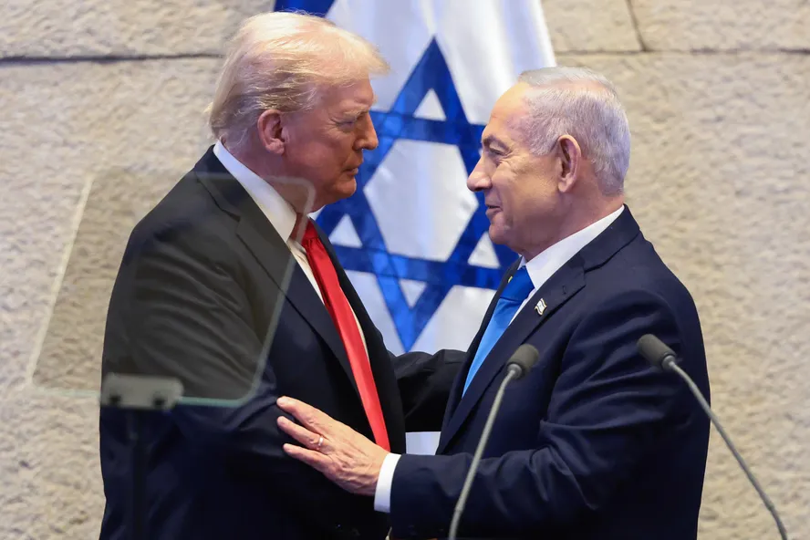 Trump é ovacionado no Parlamento de Israel e declara o fim da guerra em Gaza