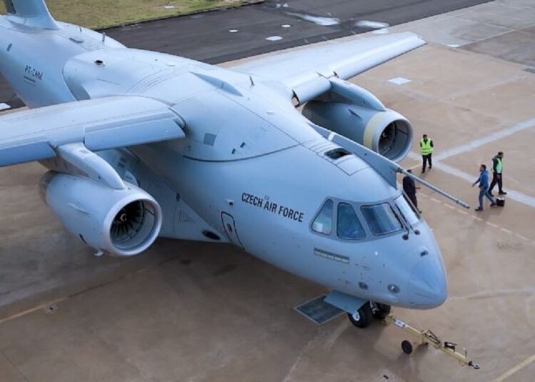 C-390 brasileiro faz primeiro voo para a Força Aérea Tcheca