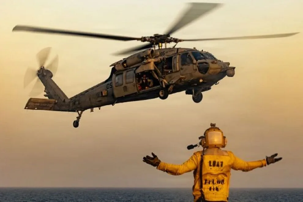 Helicóptero americano cai no Mar Arábico