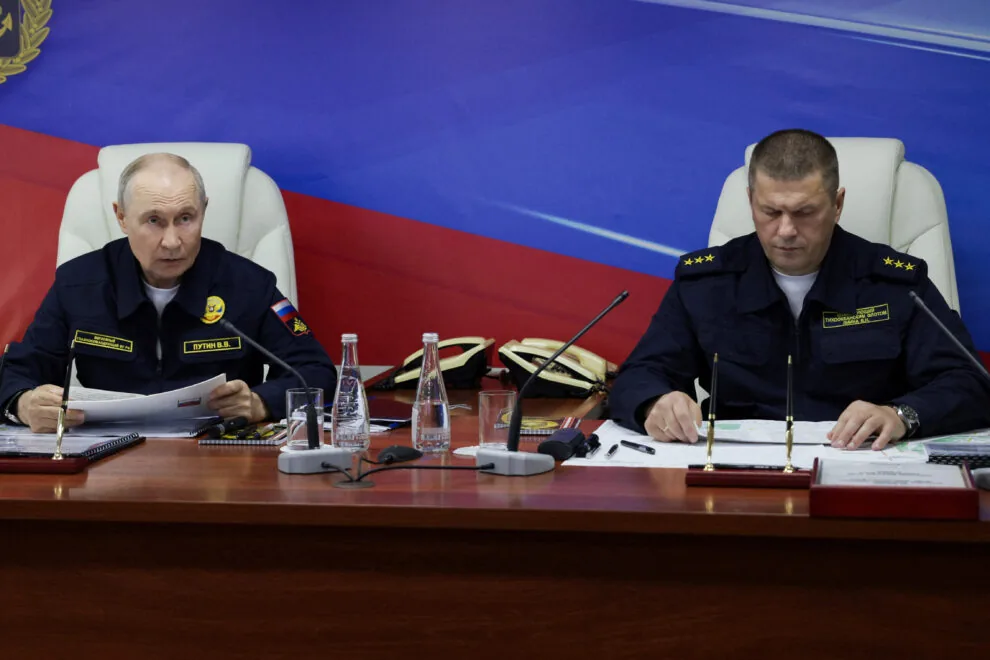 Putin ameaça apreender navios europeus e fala em "pirataria"