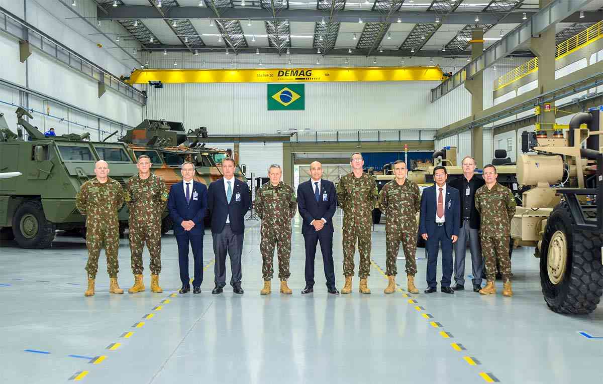 Exército tenta destravar obuseiro ATMOS no Brasil