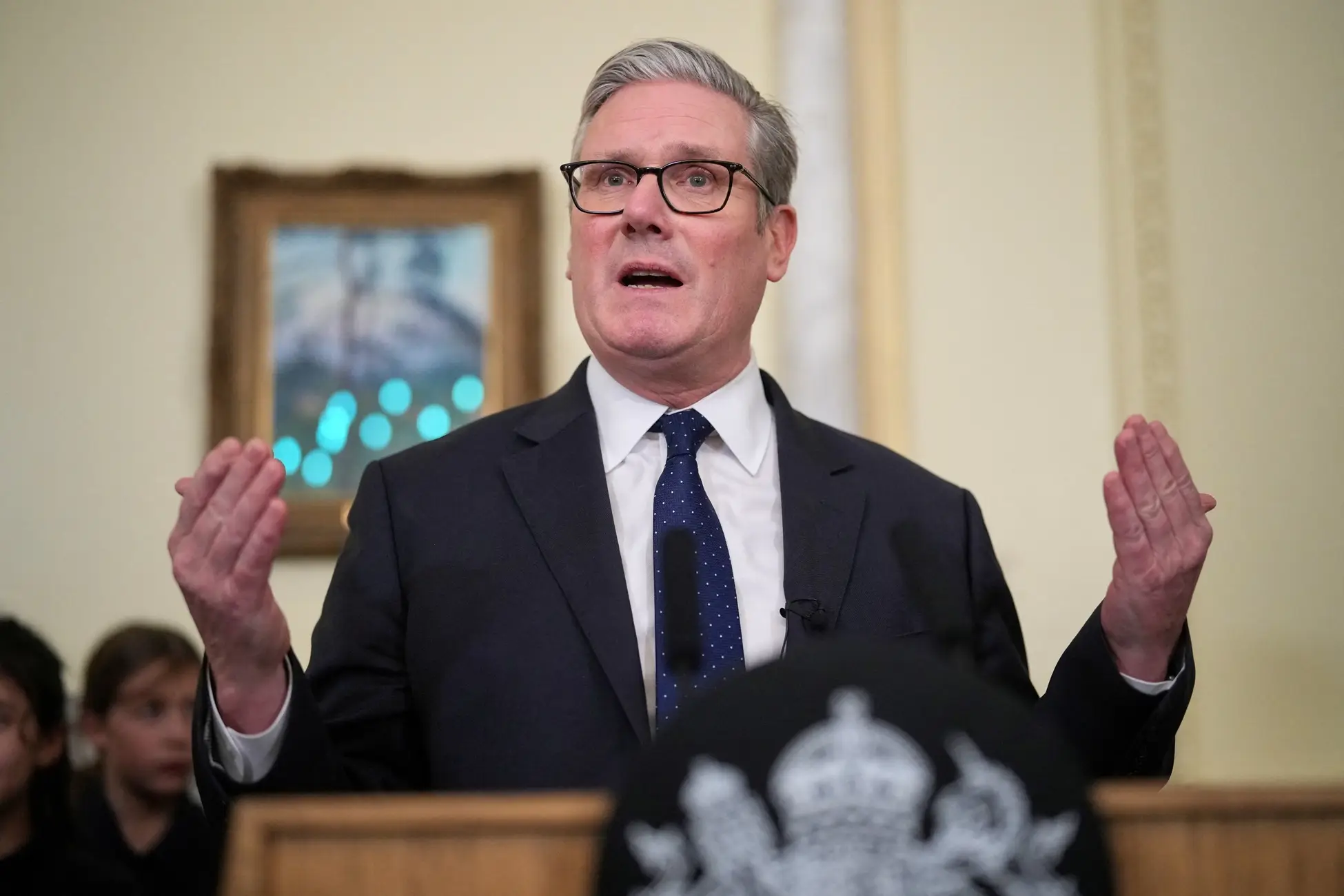 Keir Starmer anuncia renúncia e abre disputa pela liderança trabalhista