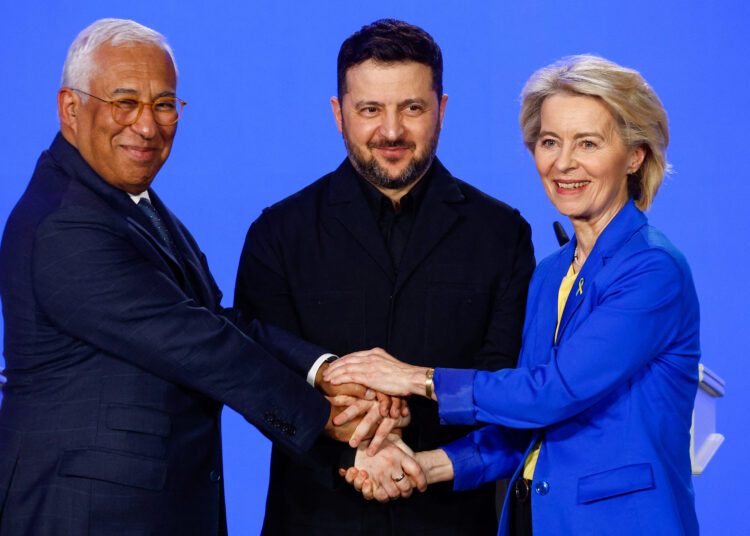 Zelensky pressiona OTAN com força da Ucrânia