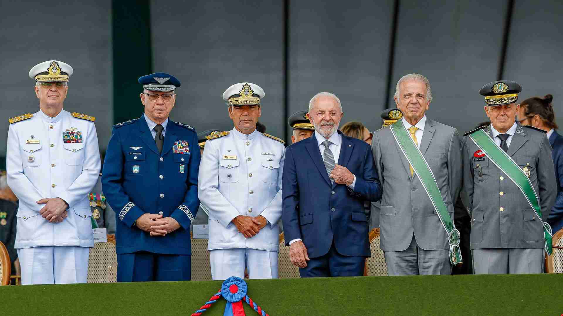 Lula defende Defesa como prioridade nacional