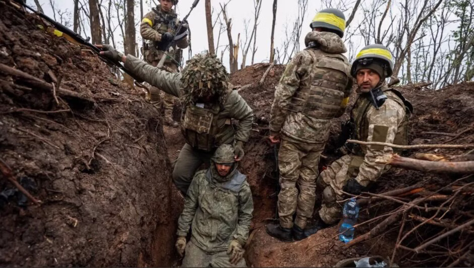 Ucrânia vira guerra de trincheiras com drones