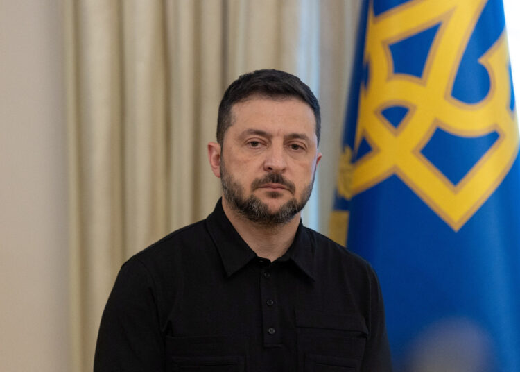 Zelensky propõe encontro com Putin e pede cessar-fogo total