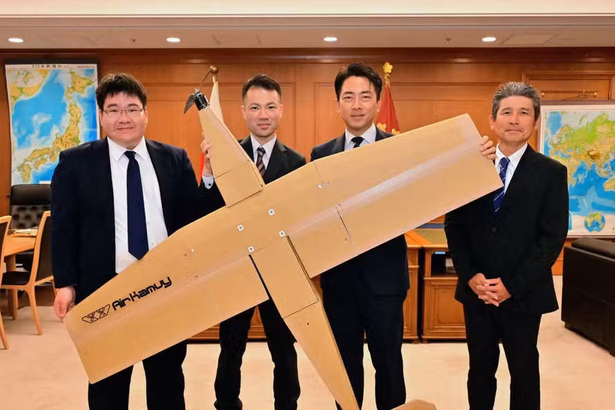 Japão lança drone militar feito de papelão que pode ser montado em 5 minutos