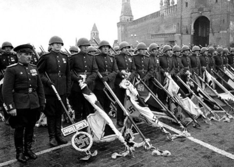 Neste dia na história: a Alemanha nazista se rendia oficialmente