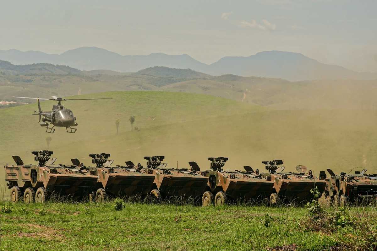 Exército planeja 2.100 blindados até 2040