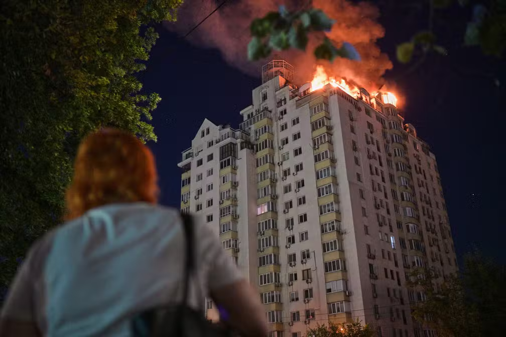 Rússia lança ataque de 11 horas contra Kiev com 74 mísseis e 500 drones