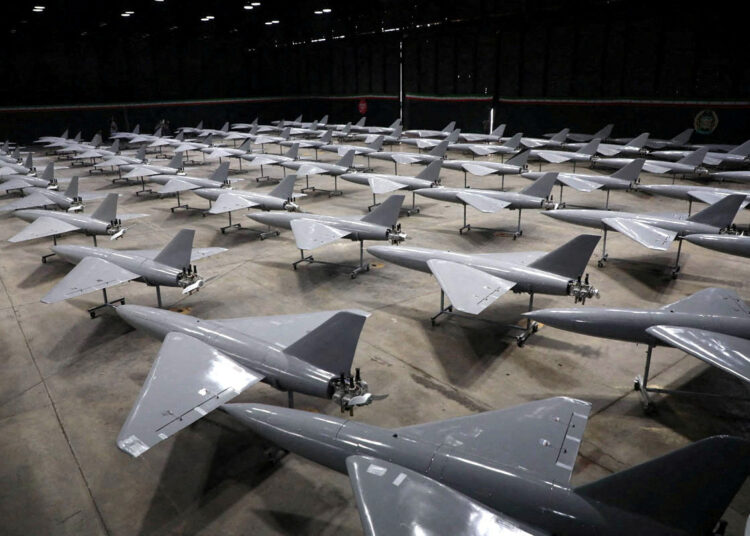 Irã acelera reconstrução militar e reacende alerta sobre drones