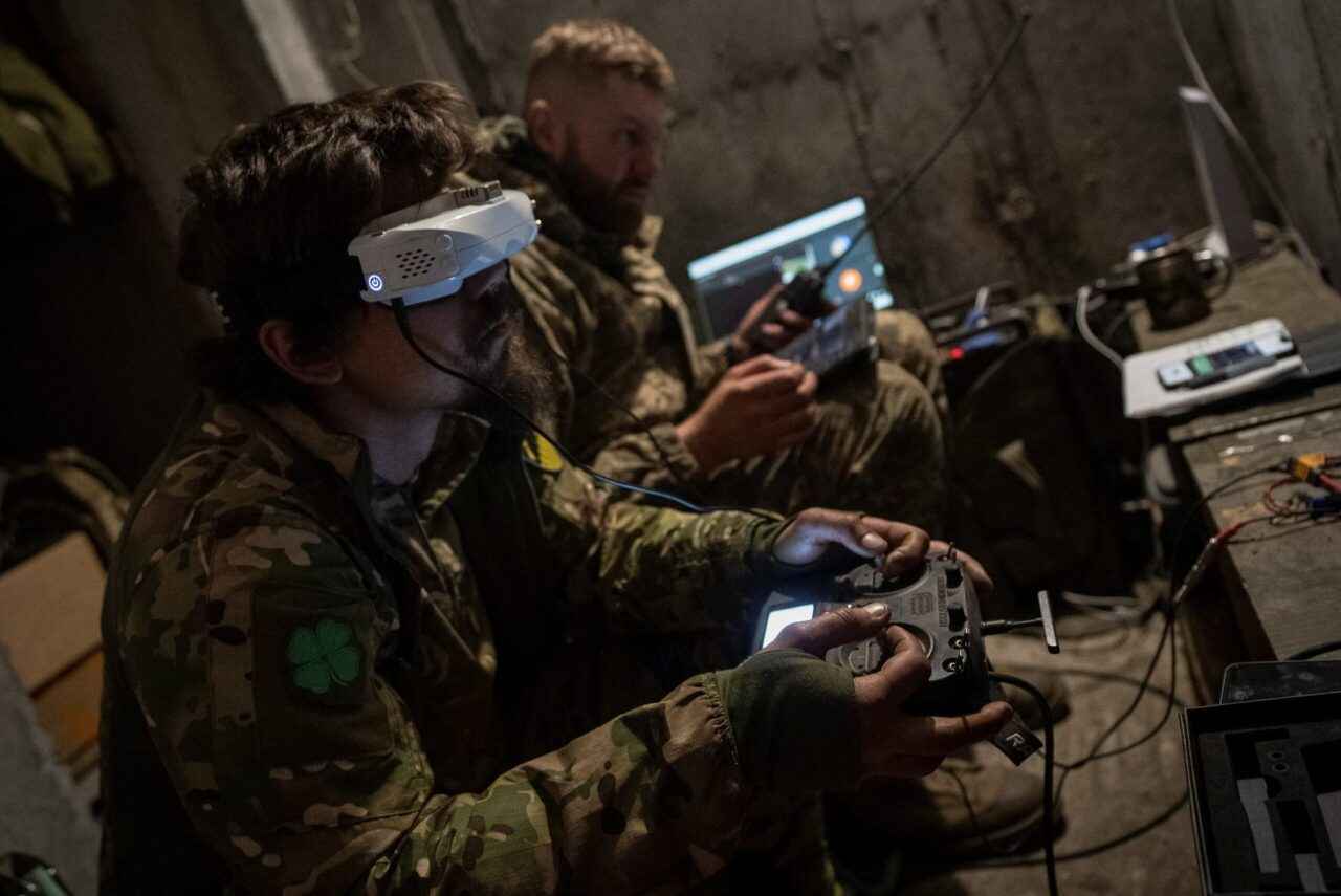 Drones ucranianos "atropelam" blindados dos EUA em exercício